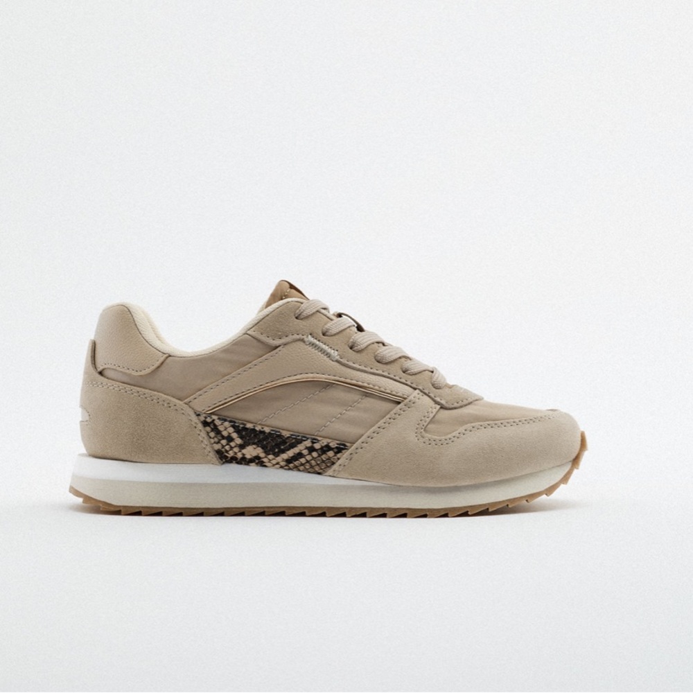 NWT soft trainers with leather detail - Picture 2 of 6